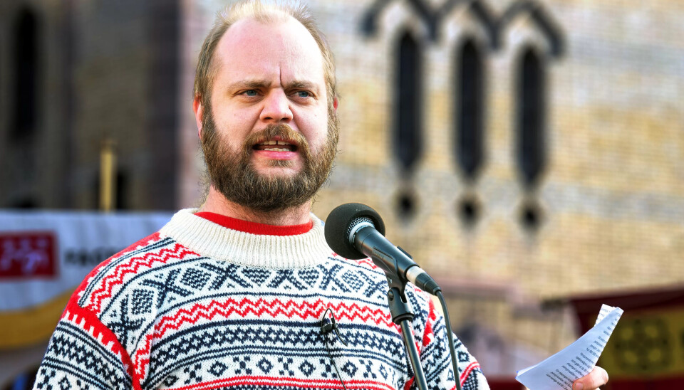 Rødts Mímir Kristjánsson er en av de tydeligste kritikerne av det såkalte karensåret i AAP-ordningen.