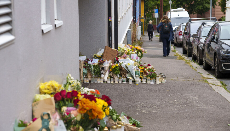 STORT SAVN: Tamima Nibras Juhar (34) vil bli husket som en kjærlig datter, søster, tante og venn – et menneske som satte spor med sin varme, sitt engasjement og sin rettferdighetssans, skriver familien. Mange la ned blomster utenfor arbeidsplassen der hun ble drept.