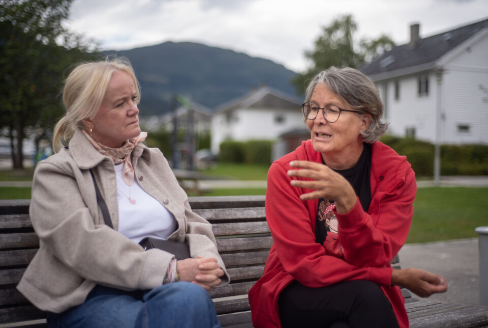 FÅR STØTTE: Gro Irgens fra kompetansesenter Vestland og hovedtillitsvalgt Siv-Laila Eriksen har hatt mange samtaler de siste månedene.