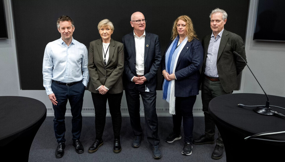 SKIFTE: Personaldirektør Gisle Norheim (i midten) i staten går av ved nyttår, og regjeringen har nå utnevnt hans etterfølger som skal lede tarifforhandlingene i staten, der Jens B. Jahren (YS Stat, f.v.), Kari Tønnessen Norli (Akademikerne), Elisabeth Steen (LO Stat) og Steinar Søther (Unio stat).