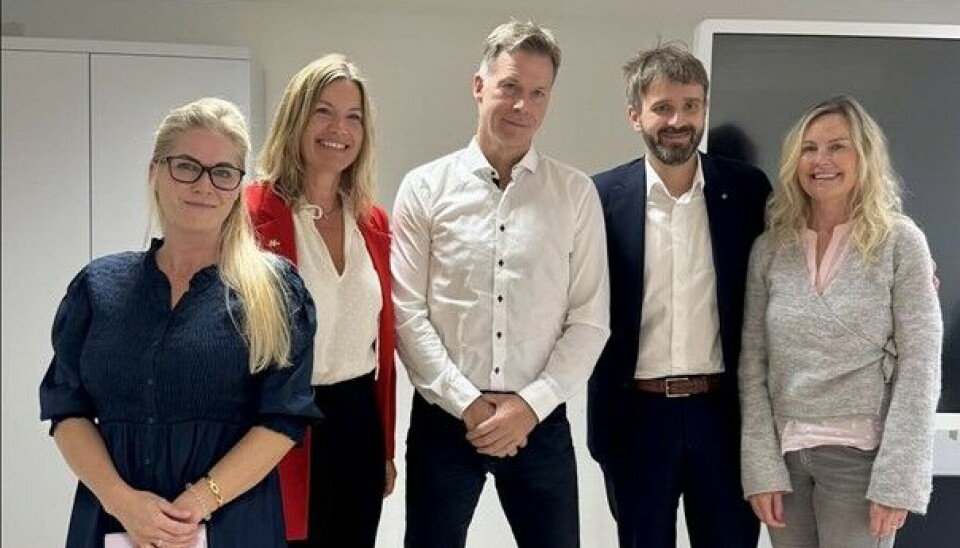 MINISTERMØTE: Virksomhetsleder Stine Beate Dejgaard, ordfører Cathrine Kjenner Forsland, legevaktlege Erling Bekkestad Rein, helseminister Jan Christian Vestre og kommuneoverlege Liv Hagen, som selv tar vakter på legevakten.