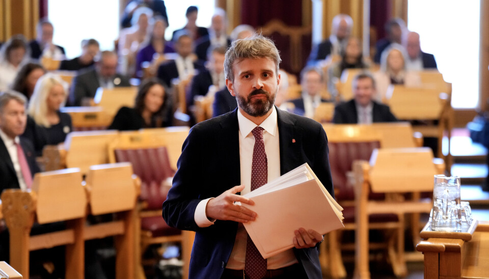 UTFORDRES: Helse- og omsorgsminister Jan Christian Vestre (Ap), her under trontaledebatten i Stortinget tidligere i oktober.