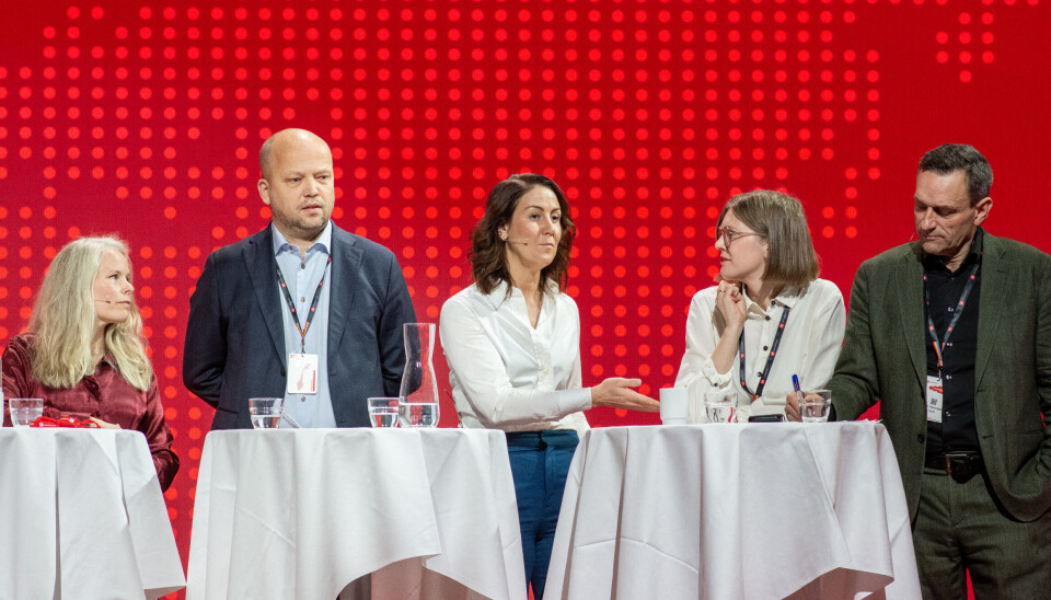POLITISK DEBATT: Kirsti Bergstø, Trygve Slagsvold Vedum, Tonje Brenna, Marie Sneve Martinussen og Arild Hermstad deltok alle i en politisk paneldebatt under Fagforbundets landsmøte.