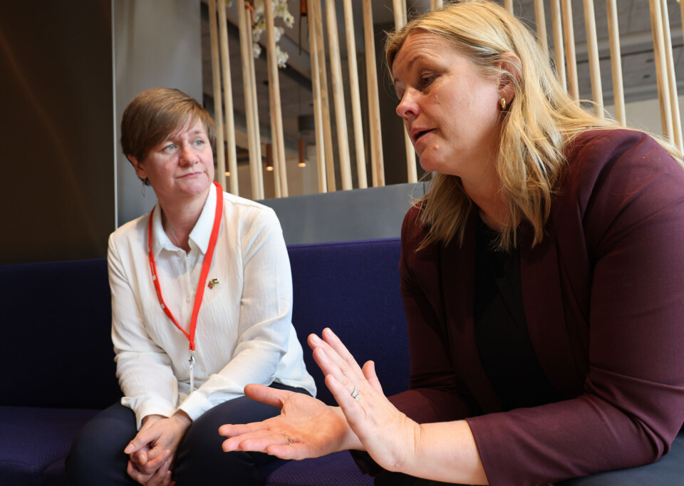 KAMPEN OM HELTID: Helene Harsvik Skeibrok og Kjersti Stenseng startet jobben om en heltidskultur i kommunene på Fagforbundets landsmøte.