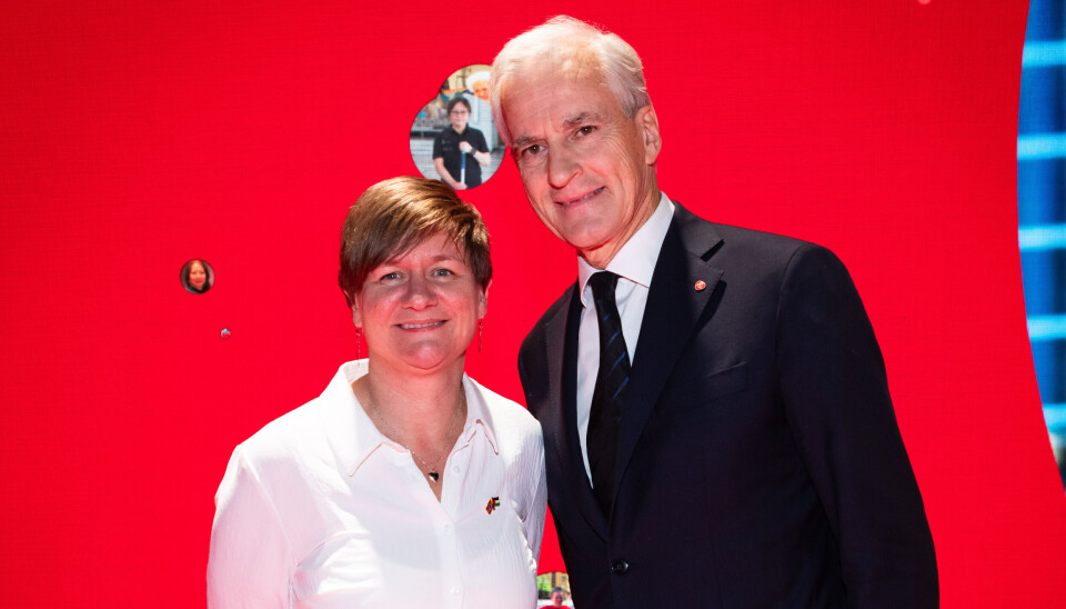 PÅ LAG? Om kommuneøkonomi er de ikke helt enige, Helene Skeibrok og Jonas Gahr Støre.