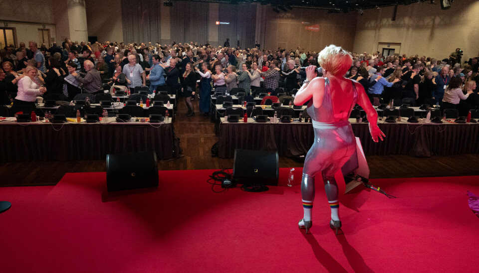 FULL KOK: Hele møtelyden ga seg jenkaen i vold, og danset som om det skulle vært 1964.