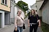 Når mentor Gerd Brit Jensen og lærling Lisa Linden Vaags møtes, skjer det ofte på en av de trivelige kafèene i Tønsberg sentrum. Her er de på vei mot et av de faste møtestedene.