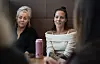 Helsefagarbeiderne Anja Forberg og Madeleine Almen synes det er flott at Horten kommune tilbyr en videreutdanningsmulighet som dette. – Vi føler oss heldige, sier de to.